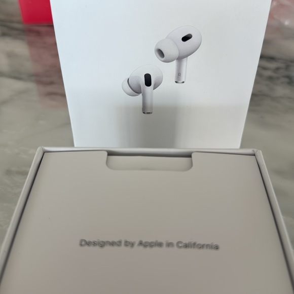 Premium Wireless Earbuds with Case and charger - Picture 3 of 3